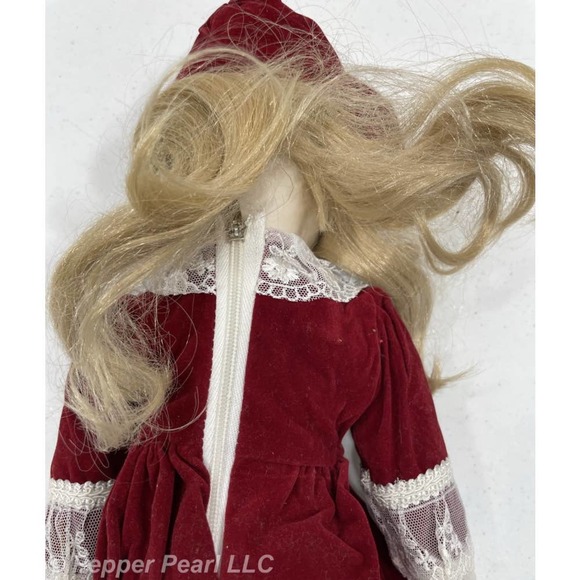 Porcelain Doll 17 Inch Cloth Body Unmarked Blonde Blue stationary Glass Eyes - Picture 5 of 10